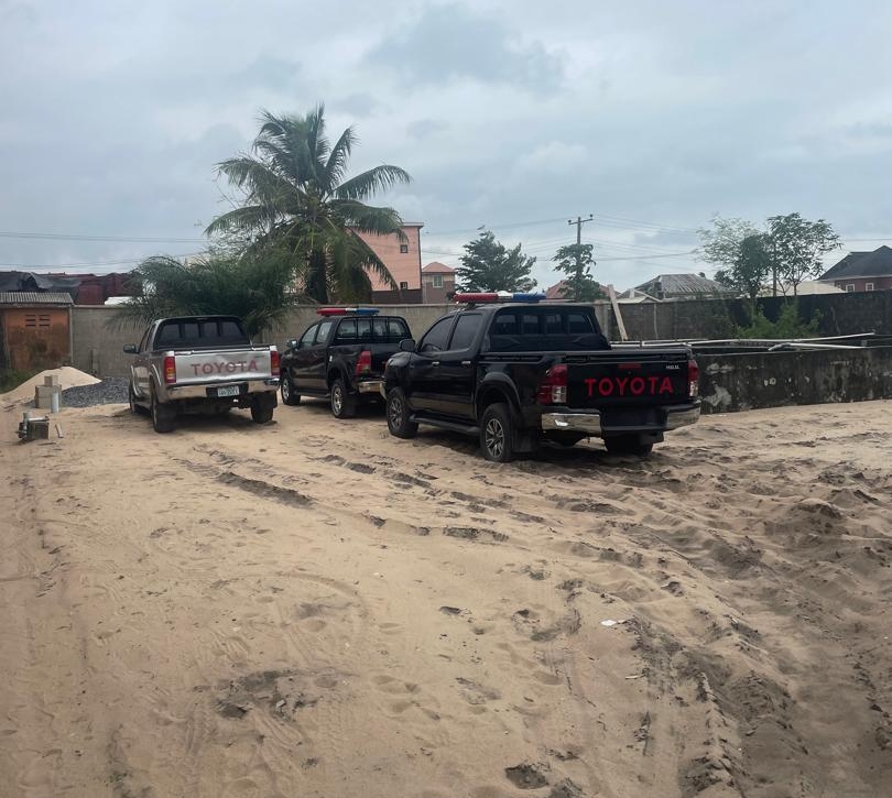 A fenced dry land of 1296.0sqm