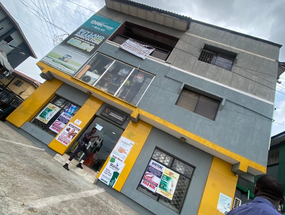 self-serviced office space